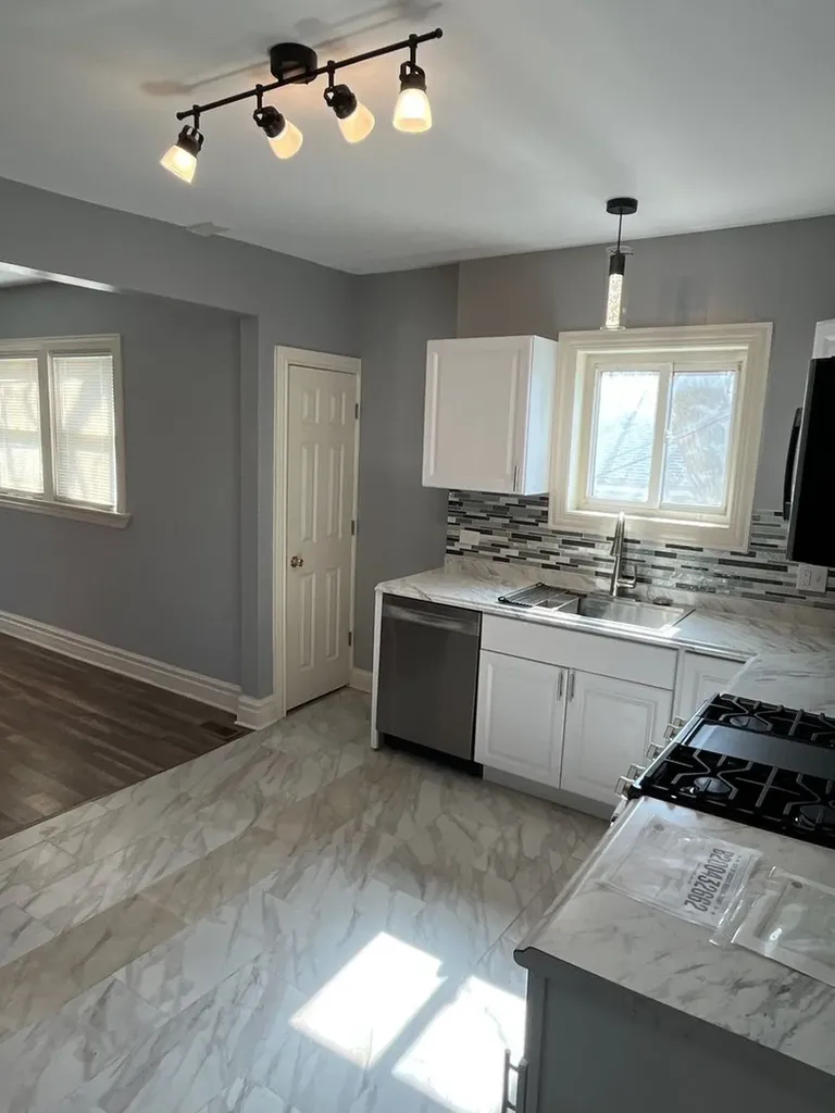 7438 South Champlain Avenue Chicago IL 60619