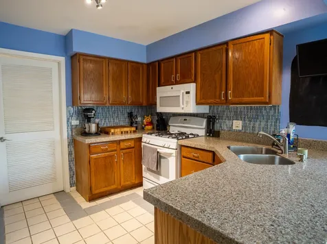 604 Sturnbridge Lane Schaumburg IL 60173