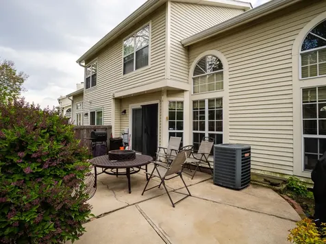 604 Sturnbridge Lane Schaumburg IL 60173