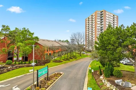 3925 Triumvera Drive Glenview IL 60025