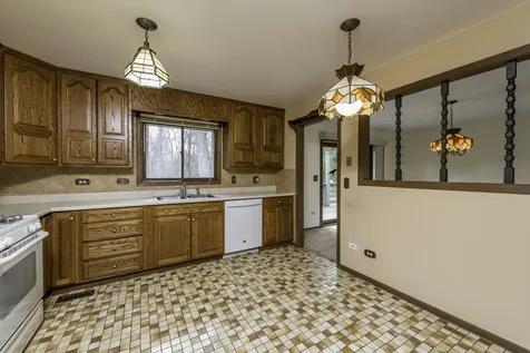 9743 West 16th Street Zion IL 60099