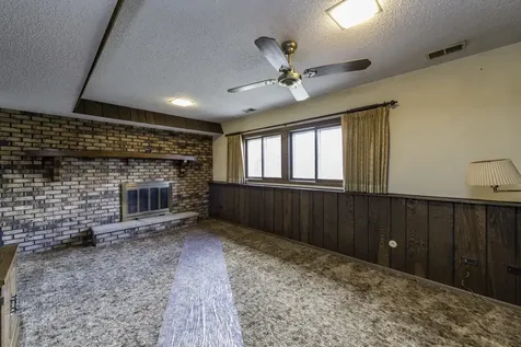 9743 West 16th Street Zion IL 60099
