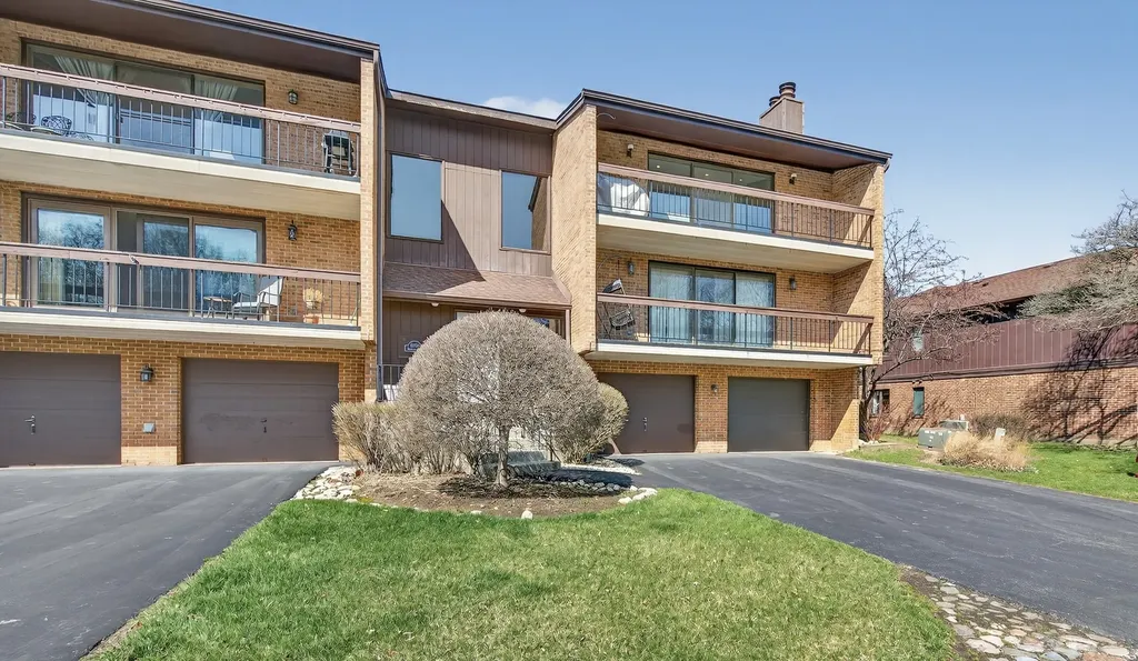 8150 Brookside Drive Palos Park IL 60464