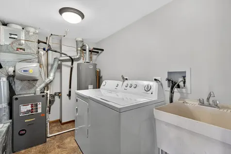 8150 Brookside Drive Palos Park IL 60464