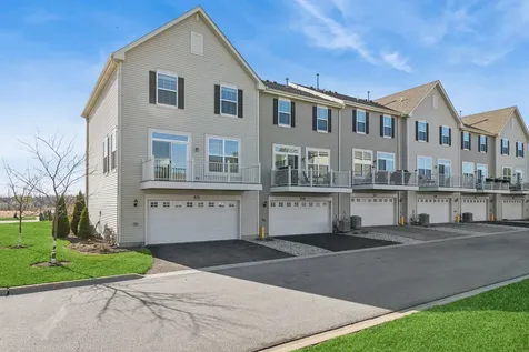 511 Cimmaron Circle Crystal Lake IL 60012