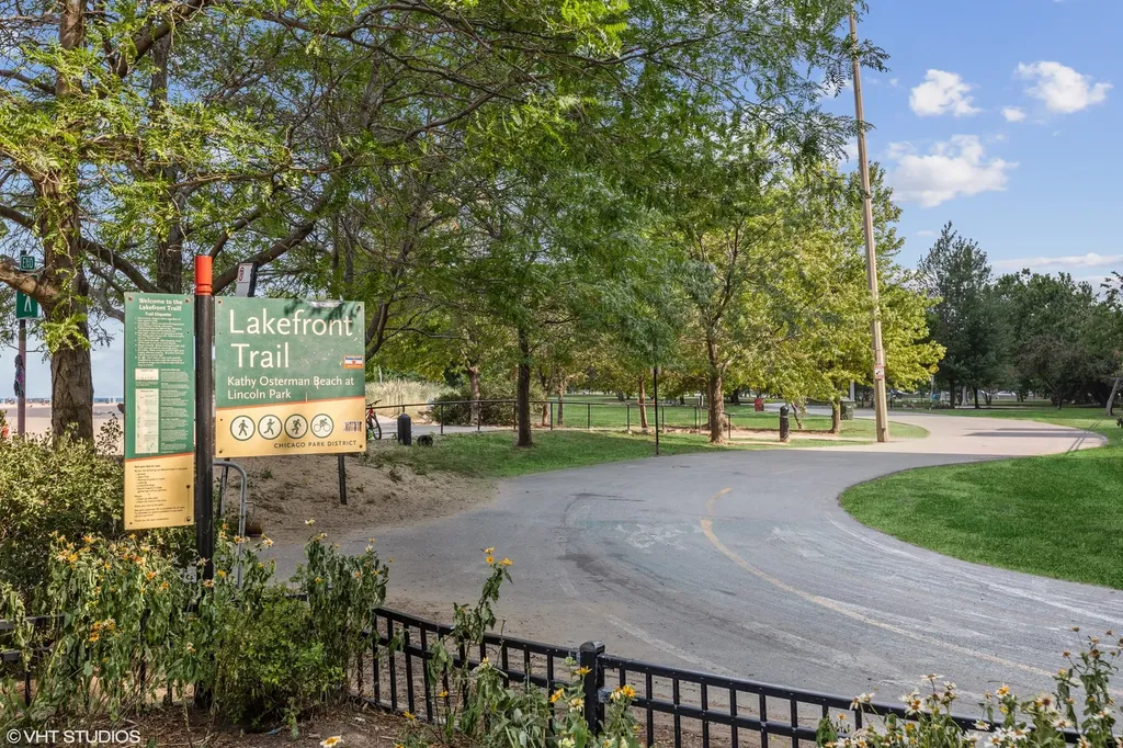 940 West Glenlake Avenue Chicago IL 60660
