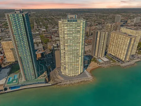 940 West Glenlake Avenue Chicago IL 60660