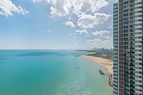 940 West Glenlake Avenue Chicago IL 60660