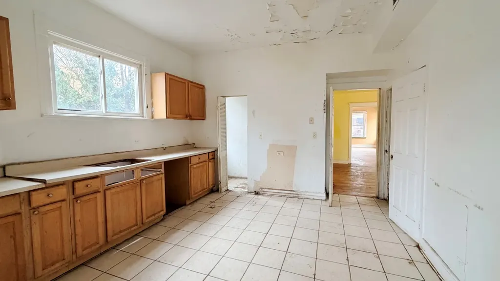 7704 South Ada Street Chicago IL 60620