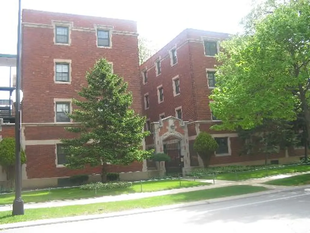 7859B South South Shore Drive Chicago IL 60649
