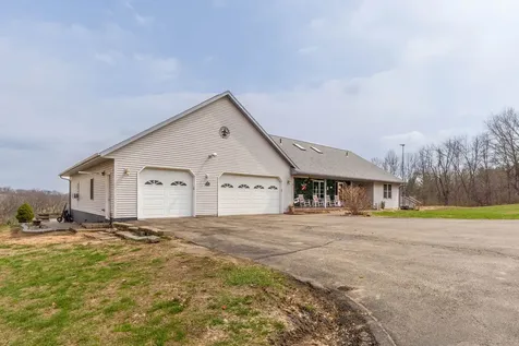 107 Lost Lane Savanna IL 61074