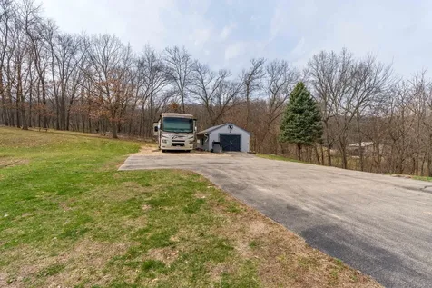 107 Lost Lane Savanna IL 61074