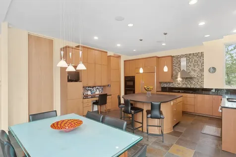 282 Linden Park Place Highland Park IL 60035