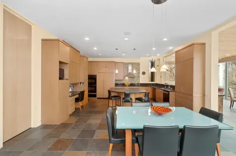 282 Linden Park Place Highland Park IL 60035