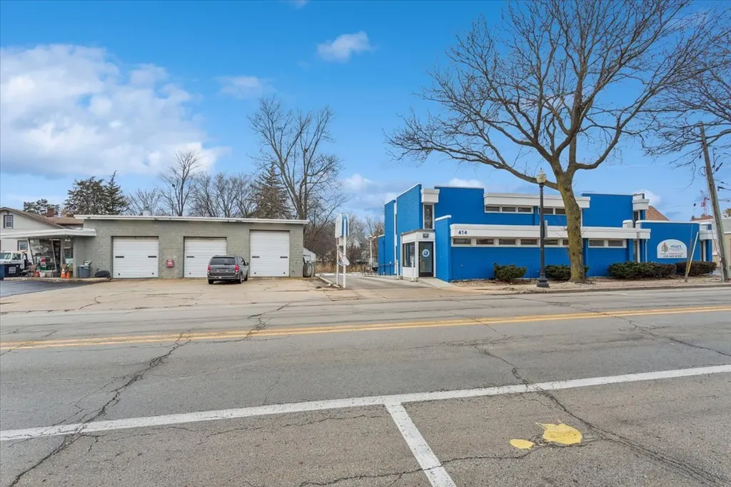 Confidential Main Street Wheaton IL 60187