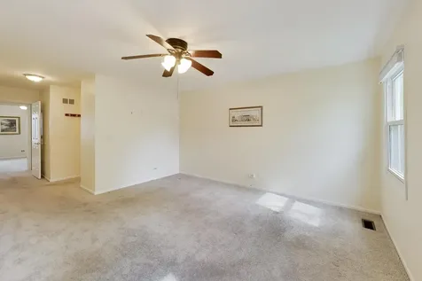 684 Regent Lane Prospect Heights IL 60070