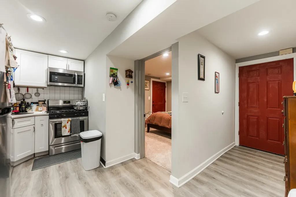 6117 North Washtenaw Avenue Chicago IL 60659