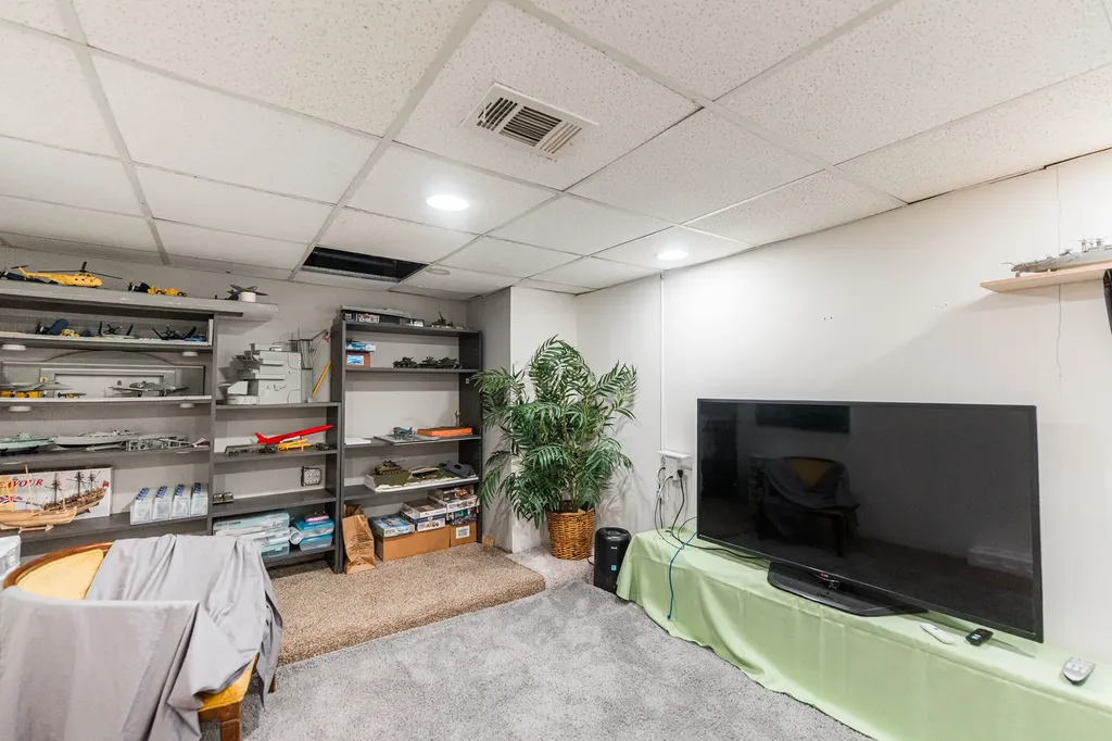 6117 North Washtenaw Avenue Chicago IL 60659