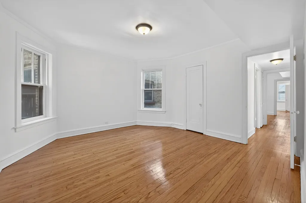 6117 North Washtenaw Avenue Chicago IL 60659