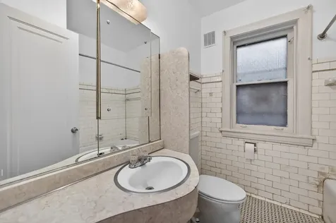 6117 North Washtenaw Avenue Chicago IL 60659