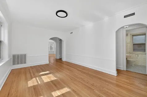 6117 North Washtenaw Avenue Chicago IL 60659