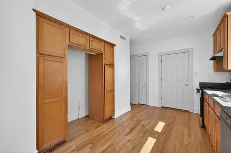 6117 North Washtenaw Avenue Chicago IL 60659