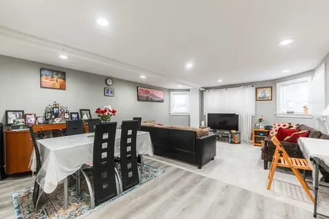 6117 North Washtenaw Avenue Chicago IL 60659