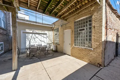 6117 North Washtenaw Avenue Chicago IL 60659