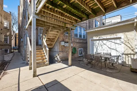 6117 North Washtenaw Avenue Chicago IL 60659