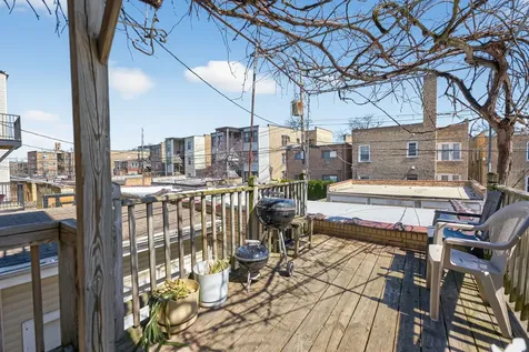 6117 North Washtenaw Avenue Chicago IL 60659