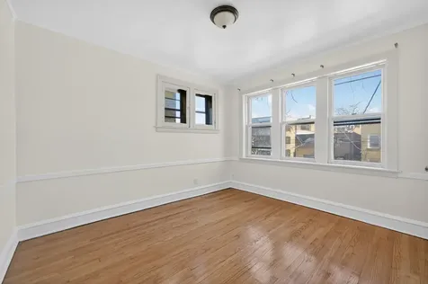 6117 North Washtenaw Avenue Chicago IL 60659
