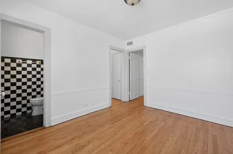 6117 North Washtenaw Avenue Chicago IL 60659