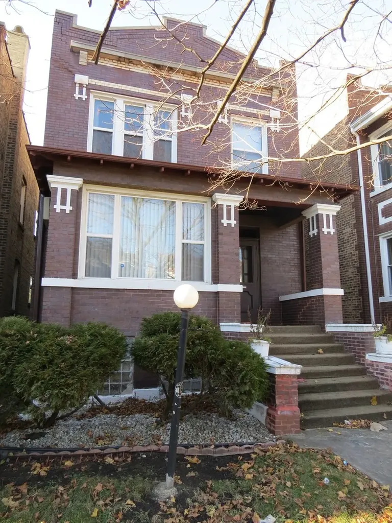 7120 South Eberhart Avenue Chicago IL 60619