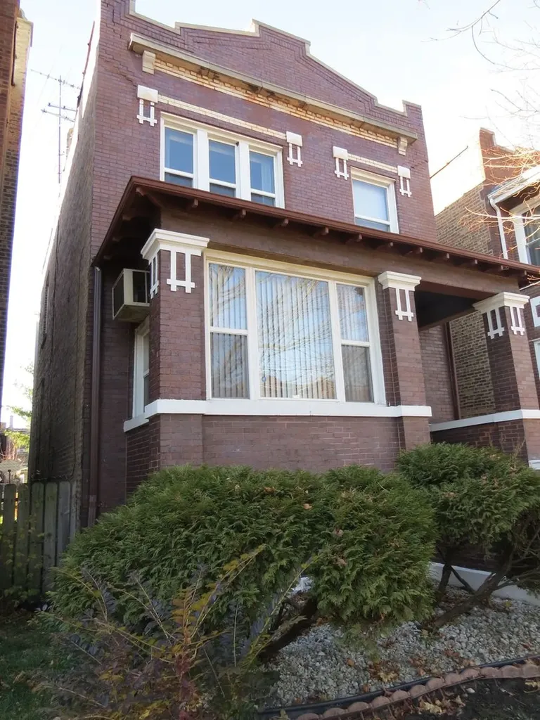 7120 South Eberhart Avenue Chicago IL 60619