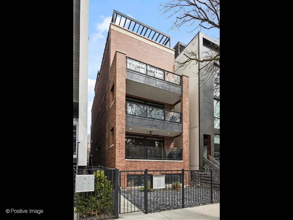 2044 West Rice Street Chicago IL 60622