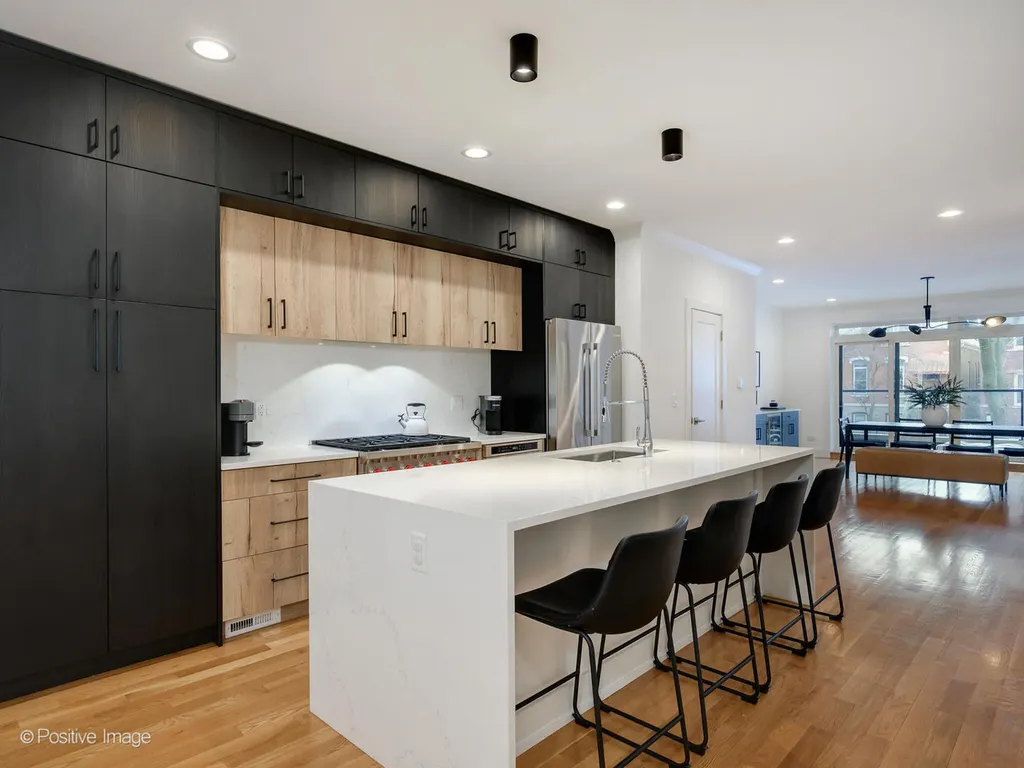 2044 West Rice Street Chicago IL 60622
