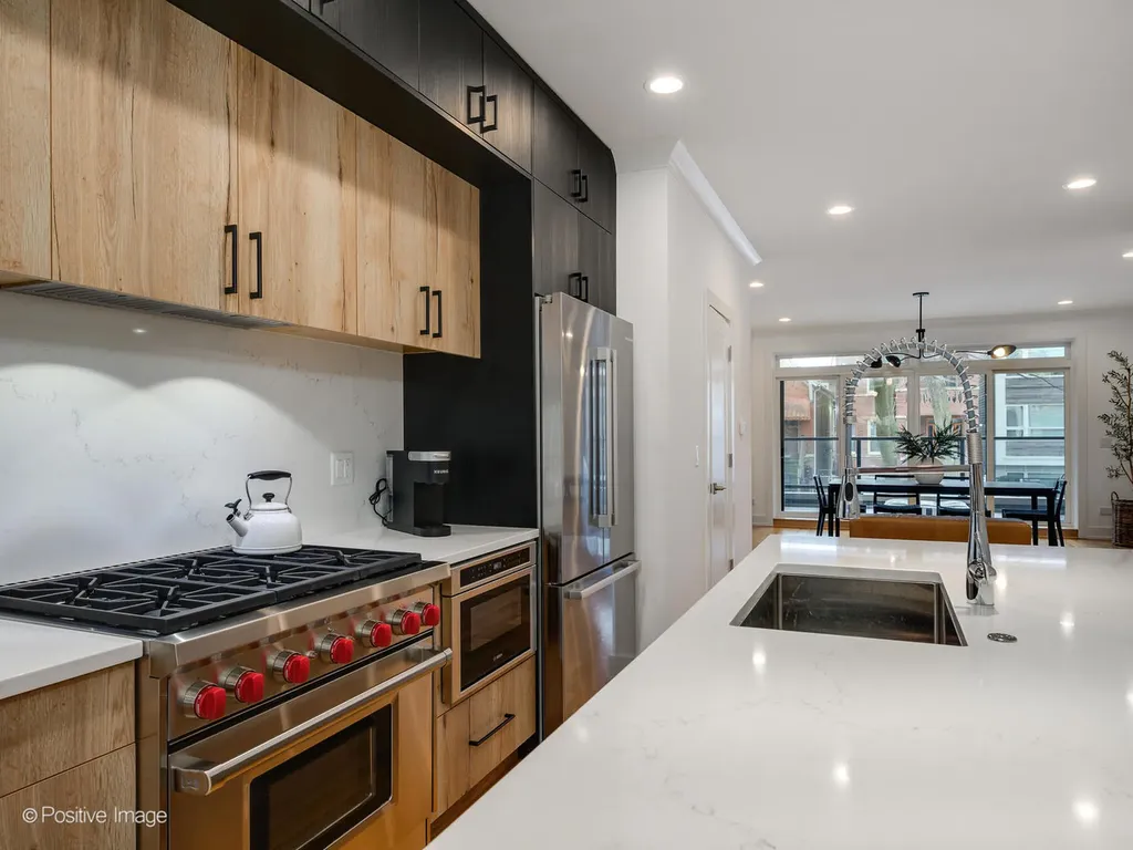 2044 West Rice Street Chicago IL 60622