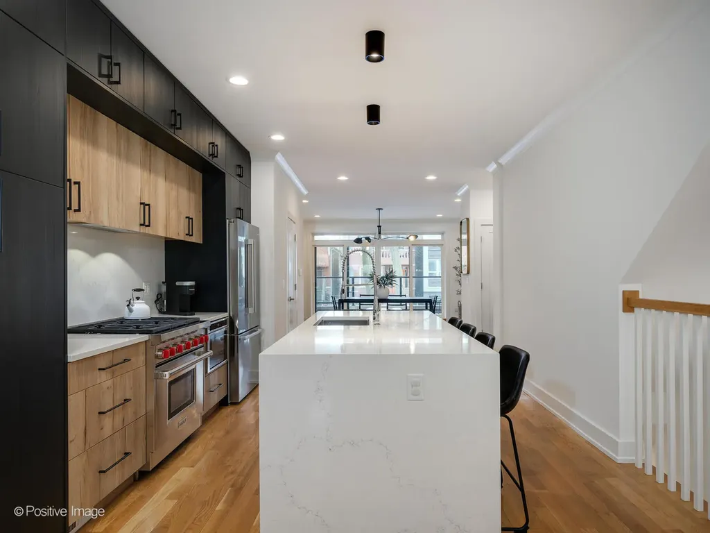 2044 West Rice Street Chicago IL 60622