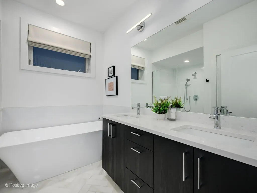 2044 West Rice Street Chicago IL 60622