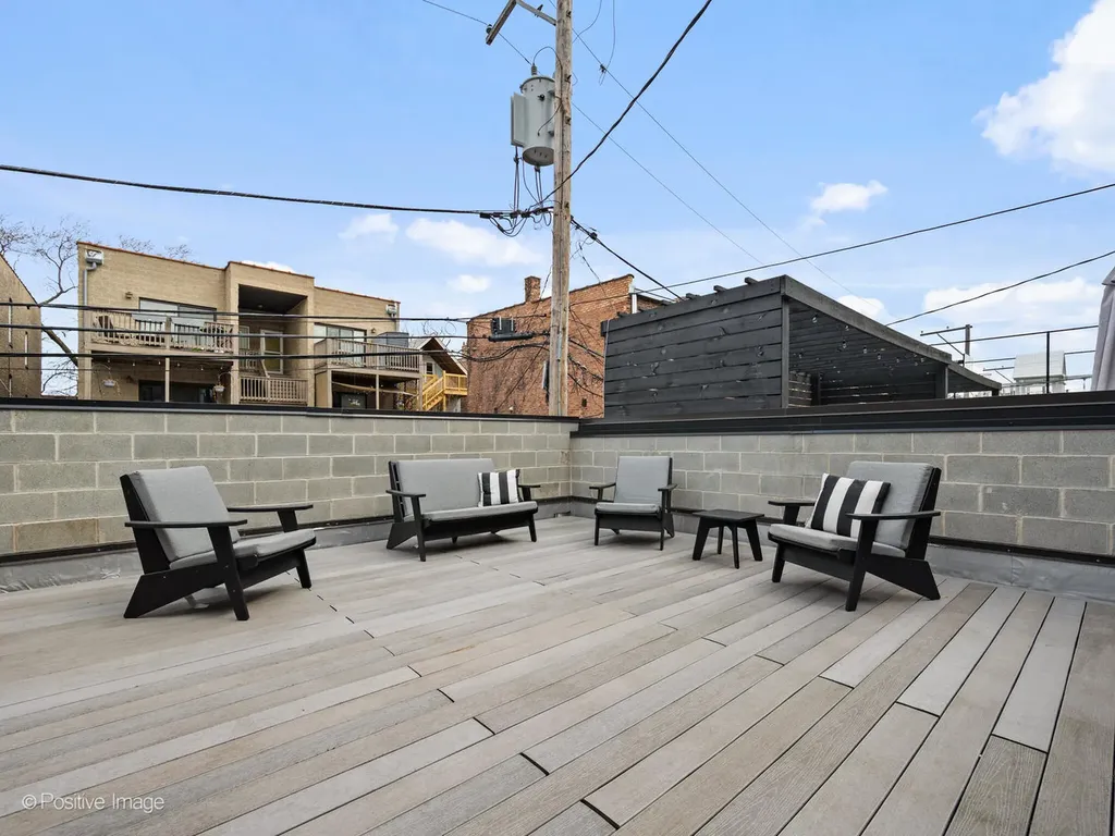 2044 West Rice Street Chicago IL 60622