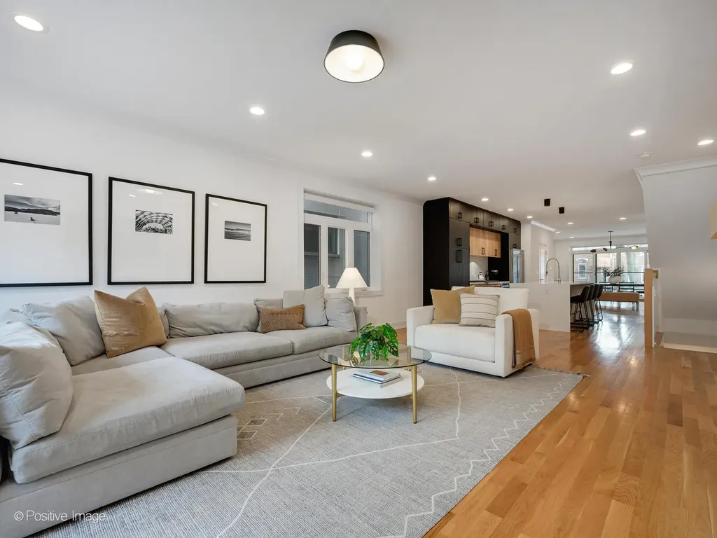 2044 West Rice Street Chicago IL 60622