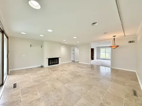 206 Julie Drive Kankakee IL 60901