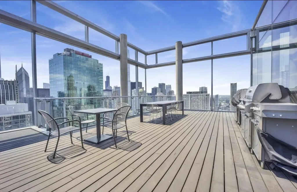 600 North Fairbanks Court Chicago IL 60611