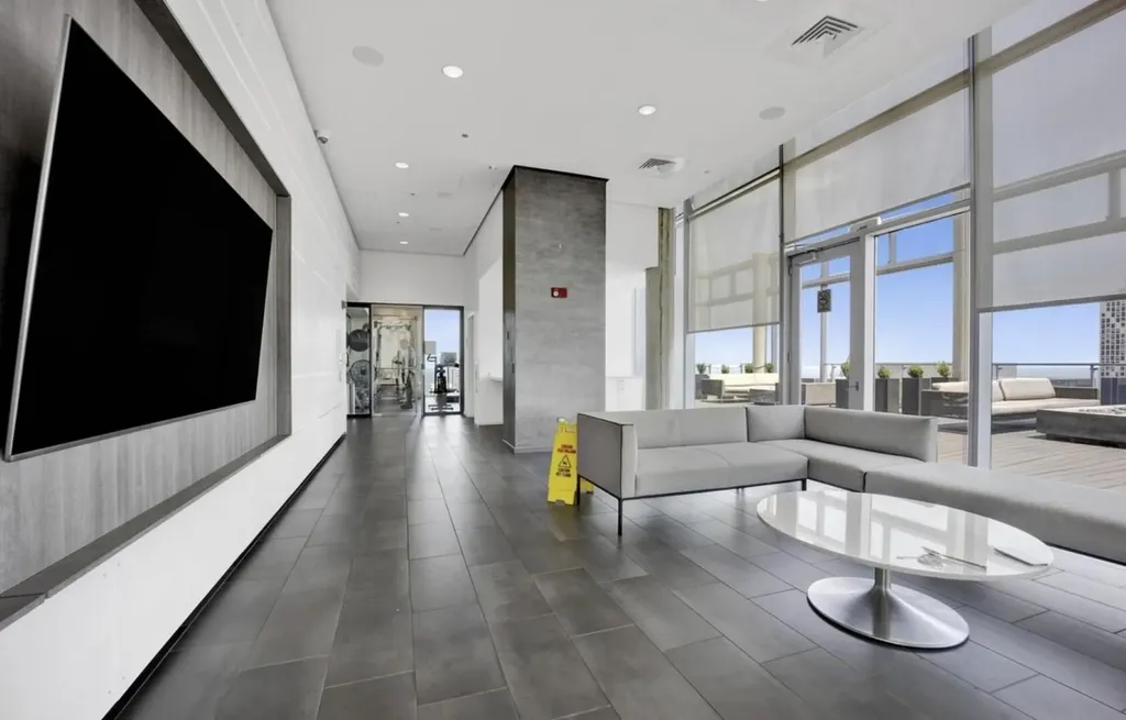 600 North Fairbanks Court Chicago IL 60611