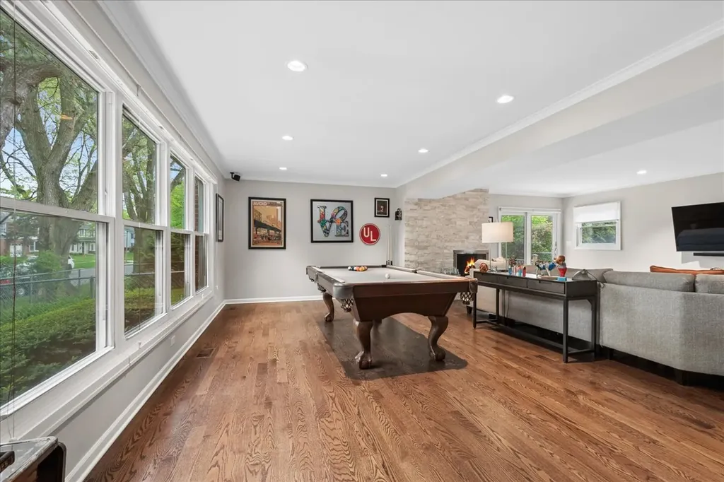 5255 Suffield Terrace Skokie IL 60077