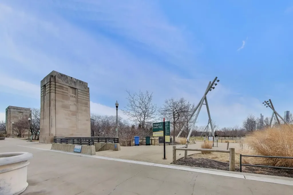 400 East Randolph Street Chicago IL 60601