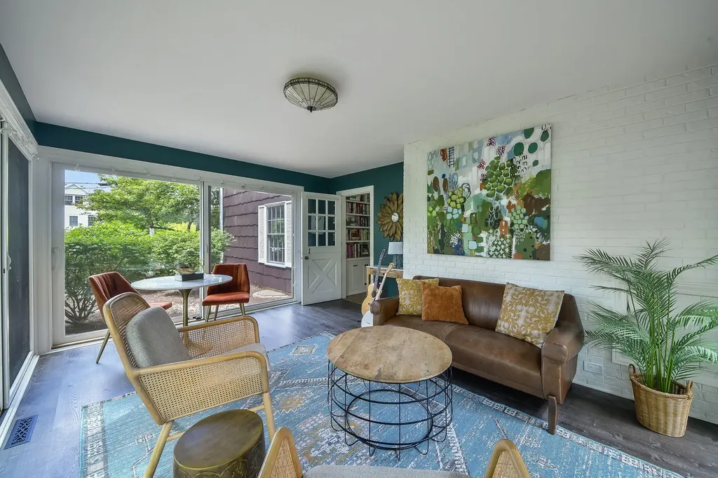 707 Gary Court Wheaton IL 60187