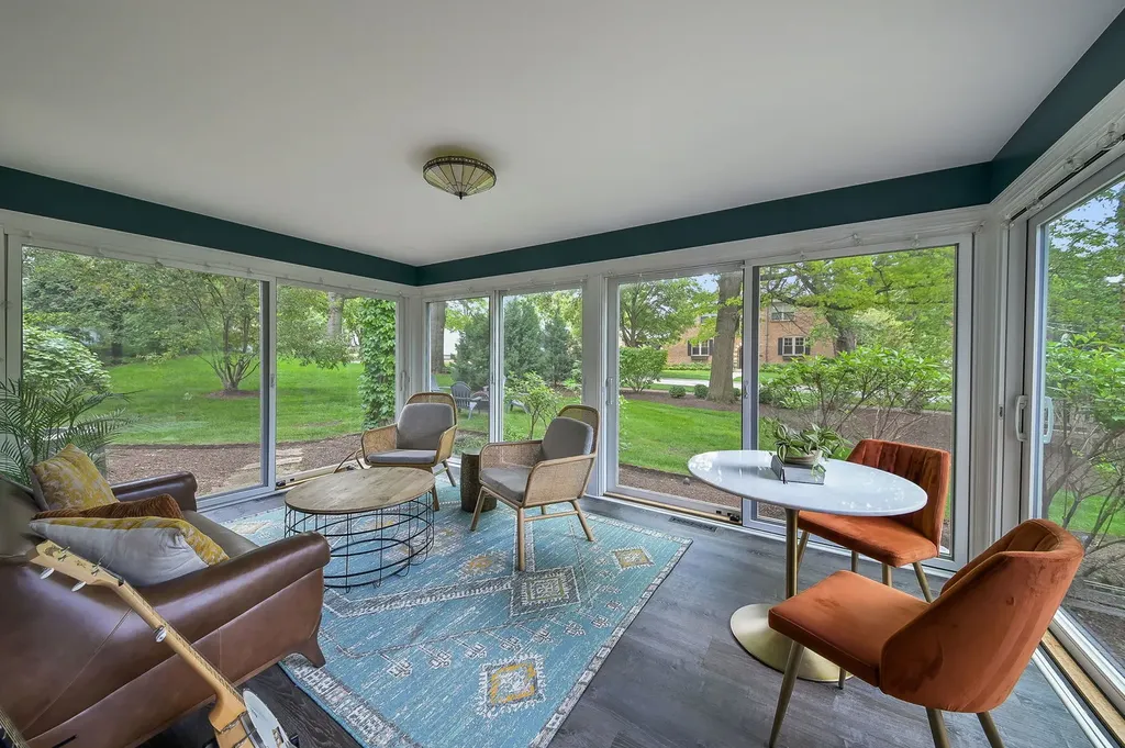 707 Gary Court Wheaton IL 60187