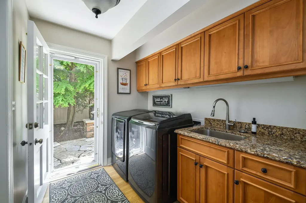 707 Gary Court Wheaton IL 60187