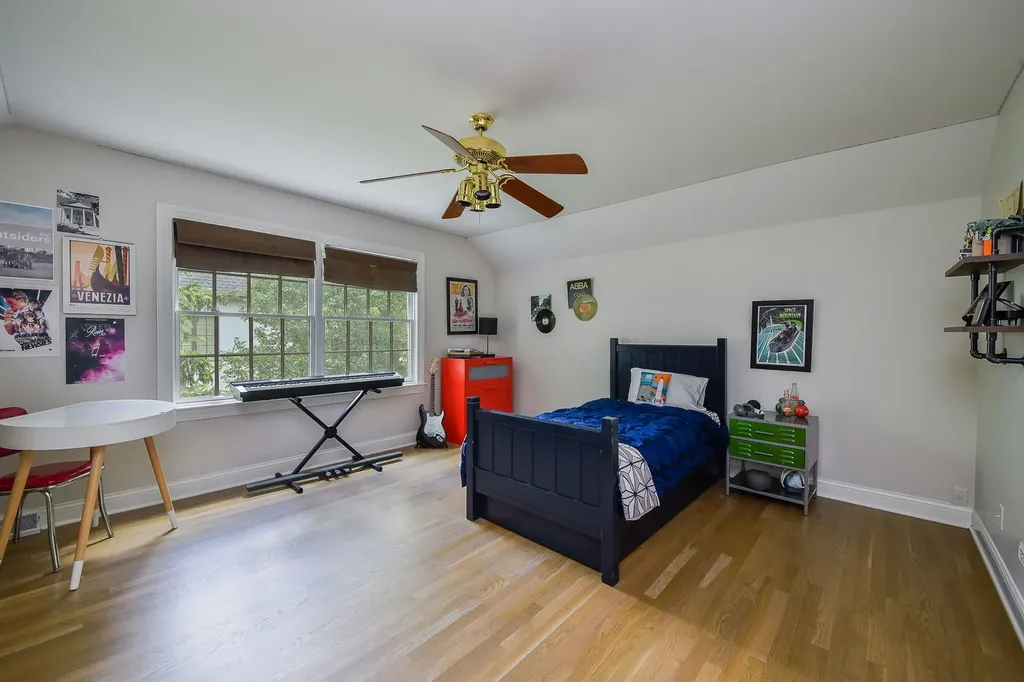 707 Gary Court Wheaton IL 60187